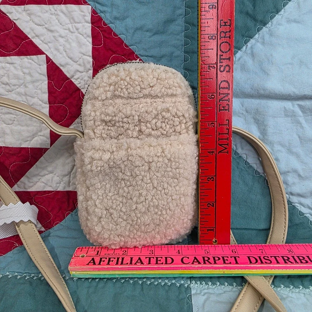 Universal Thread Faux Fur Shearling Crossbody Bag Cream Tan Small Phone Pouch